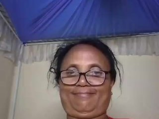 hotmomsexy's Live Webcam
