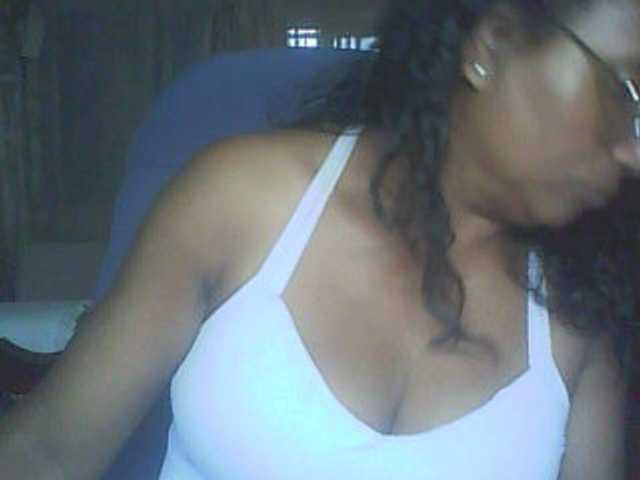hotmomsexy live cam on BongaCams