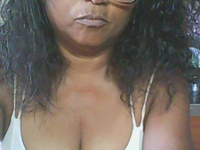 hotmomsexy's BongaCams show and profile