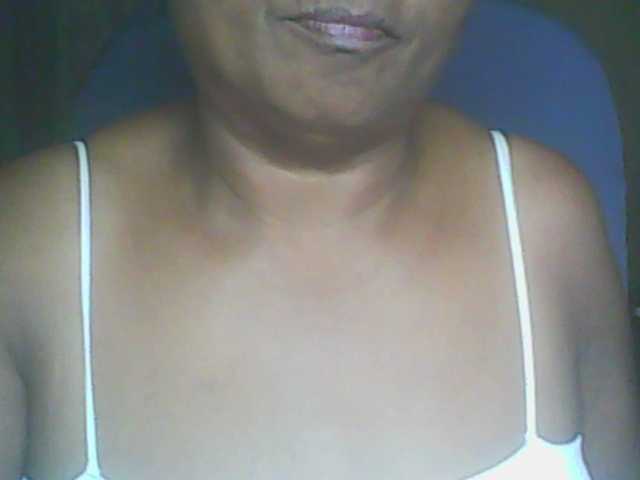 hotmomsexy live cam on BongaCams
