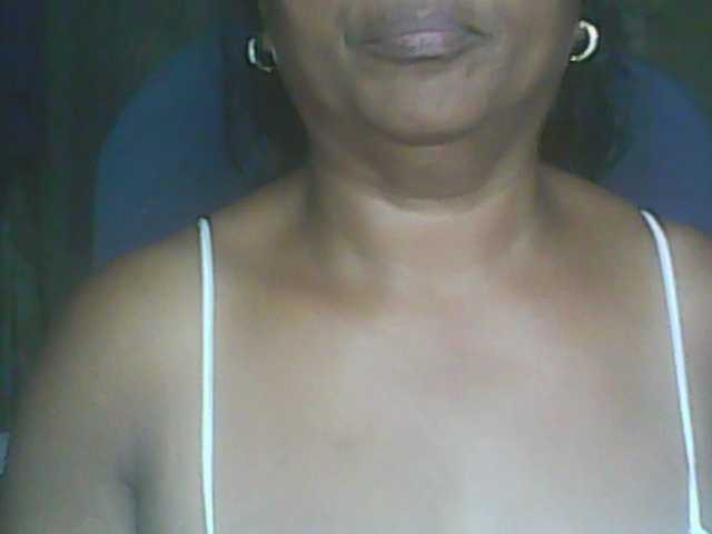 hotmomsexy live cam on BongaCams