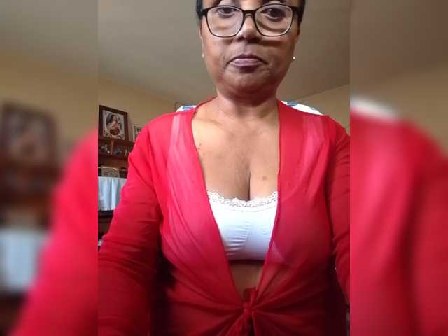 hotmomsexy live cam on BongaCams