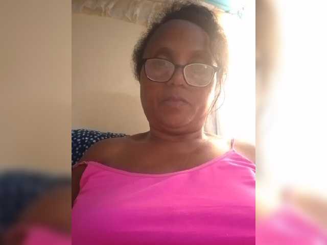 hotmomsexy live cam on BongaCams