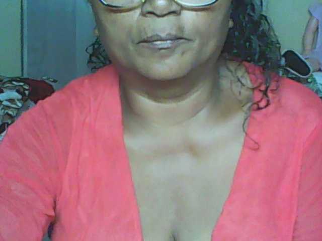 hotmomsexy's BongaCams show and profile