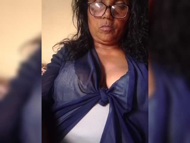 hotmomsexy live webcam show