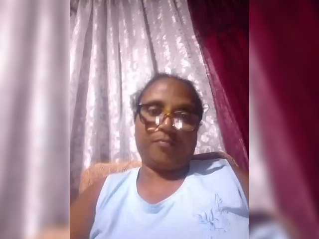 hotmomsexy's BongaCams show and profile