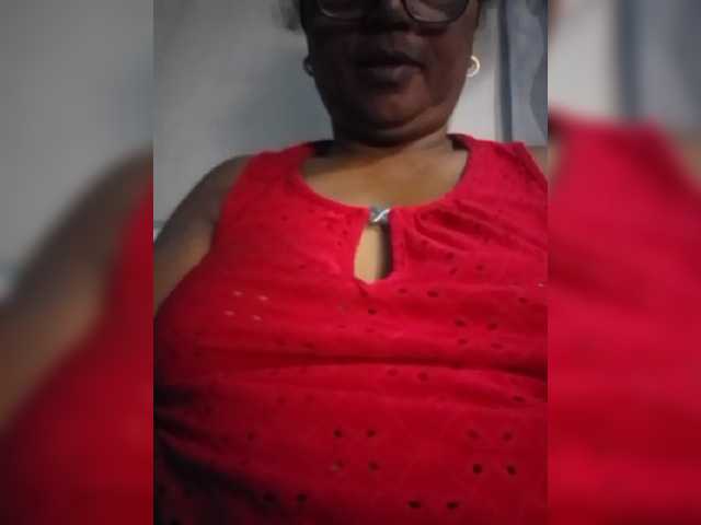 hotmomsexy live cam on BongaCams