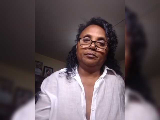hotmomsexy live cam on BongaCams
