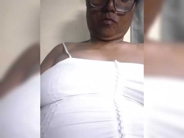 hotmomsexy live cam on BongaCams