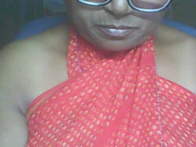 hotmomsexy live cam on BongaCams