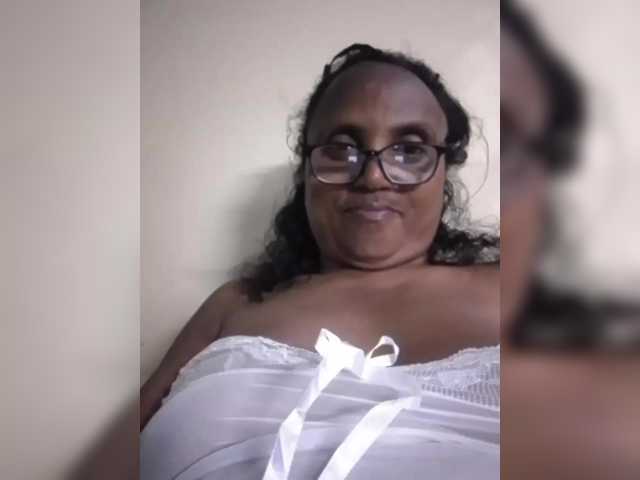 hotmomsexy live cam on BongaCams