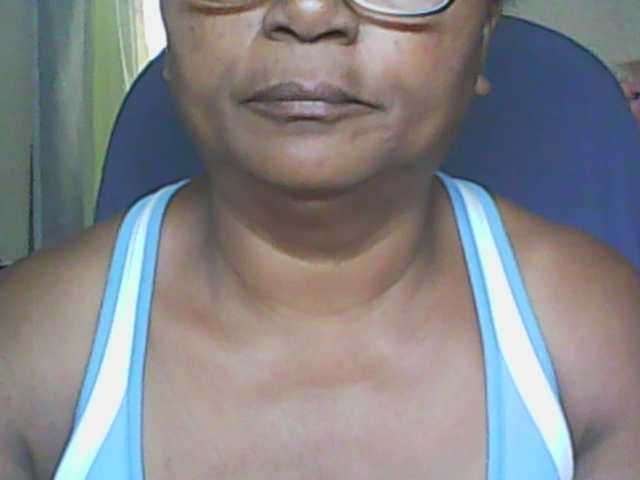 hotmomsexy's BongaCams show and profile