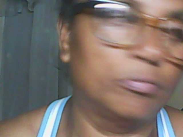 hotmomsexy's BongaCams show and profile