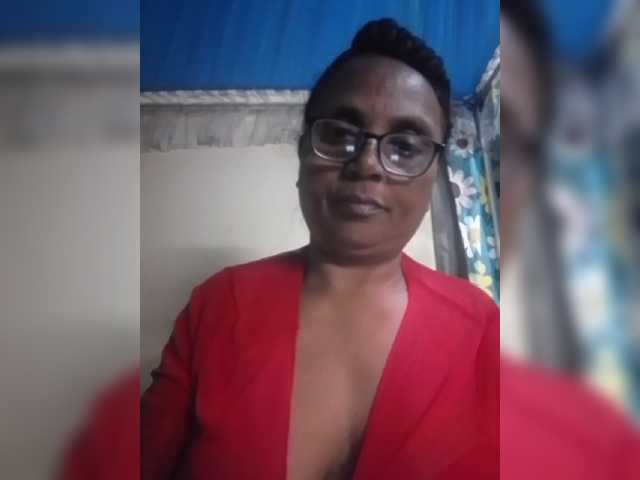 hotmomsexy live cam on BongaCams