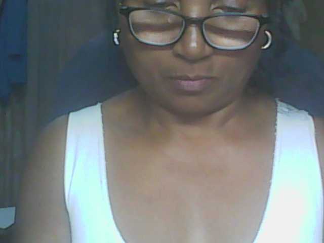 hotmomsexy live cam on BongaCams