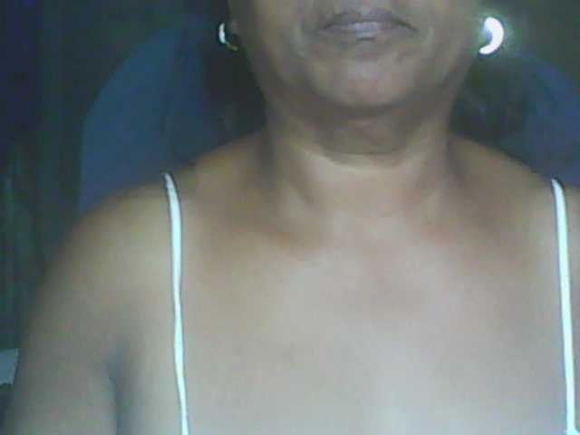 hotmomsexy live cam on BongaCams