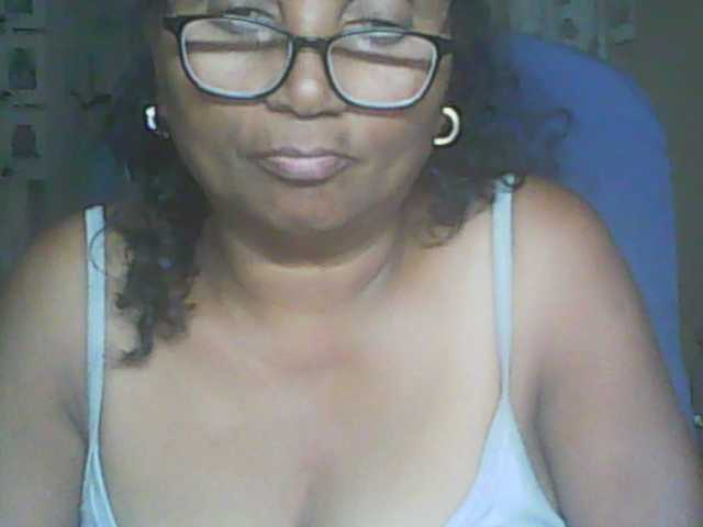 hotmomsexy live cam on BongaCams