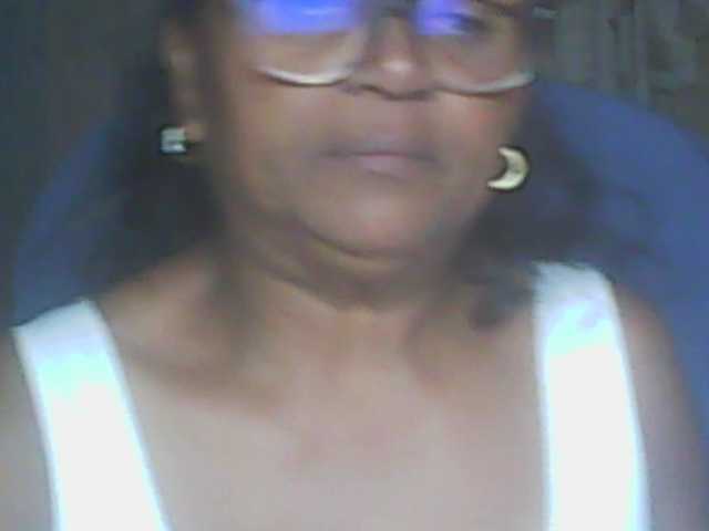 hotmomsexy live cam on BongaCams