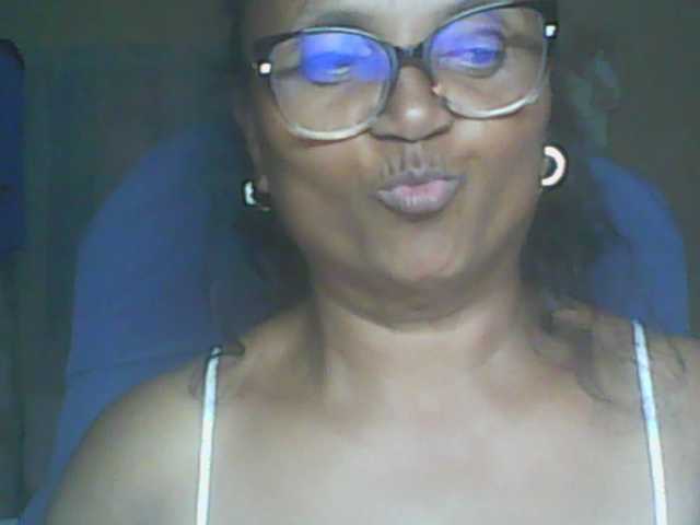 hotmomsexy live cam on BongaCams