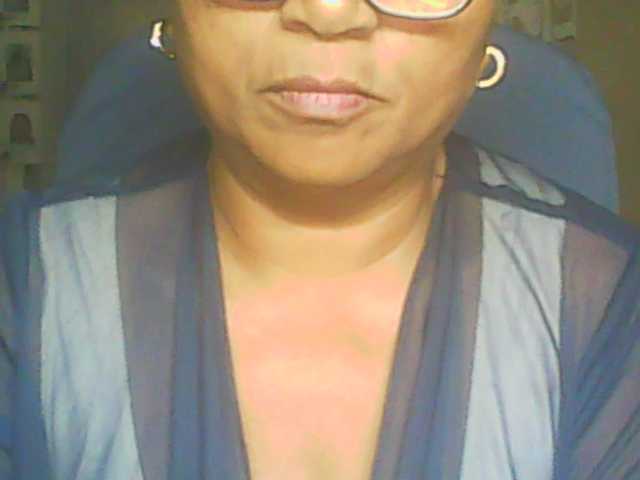 hotmomsexy live cam on BongaCams