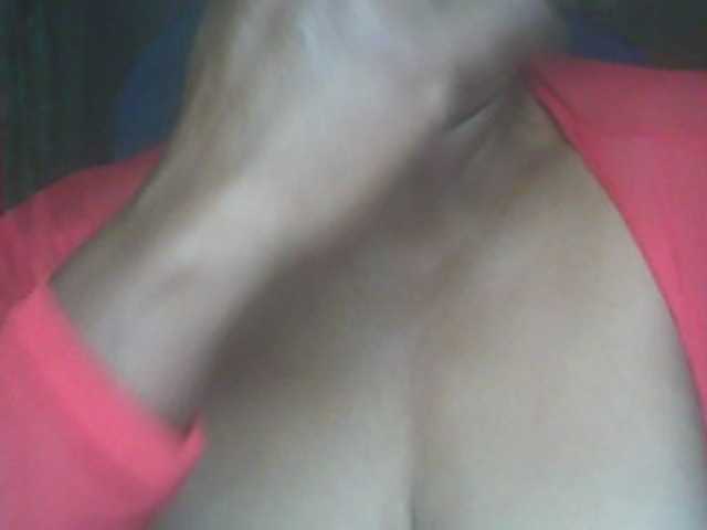 hotmomsexy live cam on BongaCams