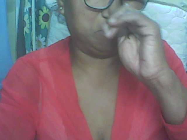 hotmomsexy live webcam show