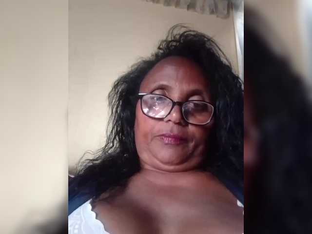 hotmomsexy live webcam show