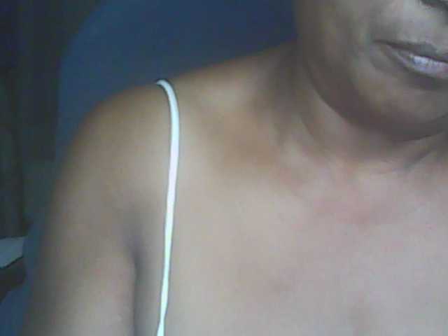 hotmomsexy live cam on BongaCams