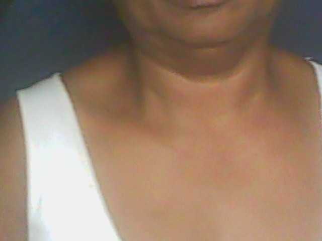 hotmomsexy live cam on BongaCams