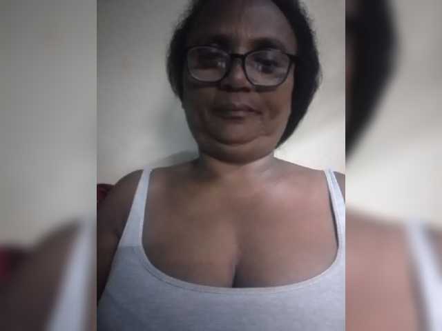 hotmomsexy live cam on BongaCams