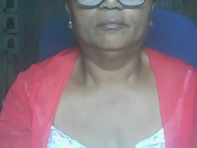 hotmomsexy live cam on BongaCams