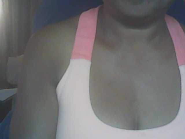 hotmomsexy live cam on BongaCams