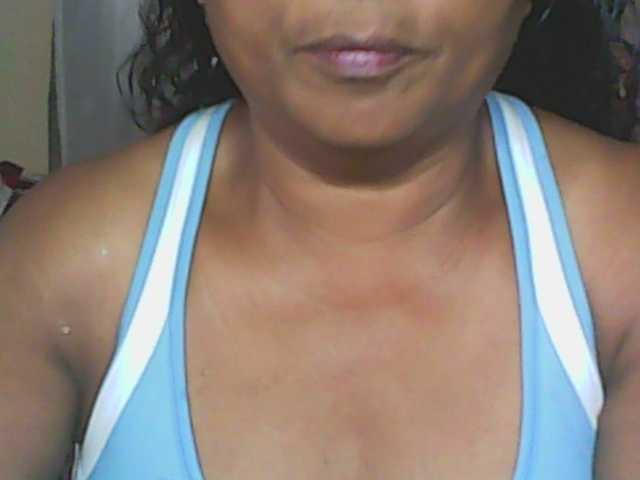 hotmomsexy's BongaCams show and profile