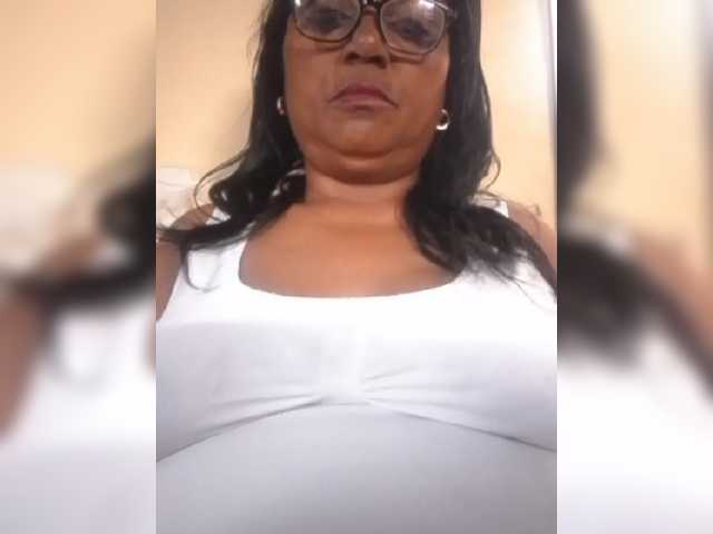 hotmomsexy live cam on BongaCams