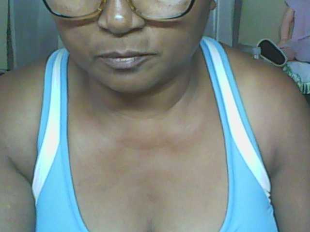 hotmomsexy's BongaCams show and profile