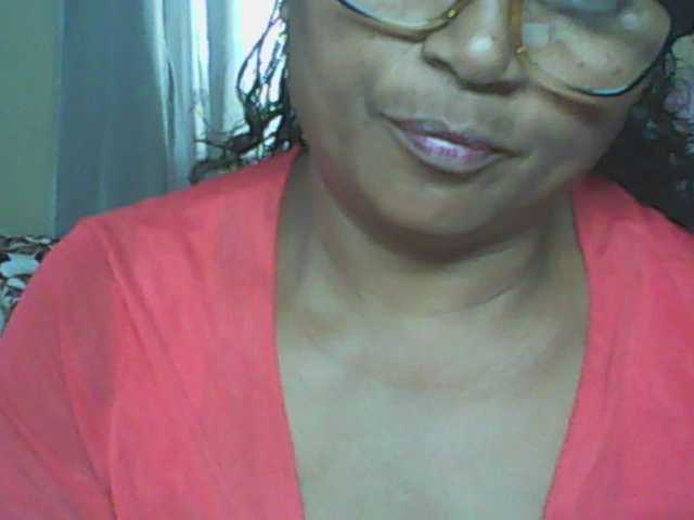 hotmomsexy's BongaCams show and profile