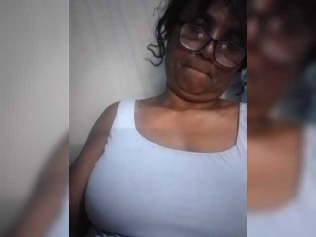 hotmomsexy live cam on BongaCams