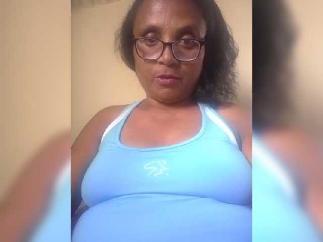 hotmomsexy live cam on BongaCams