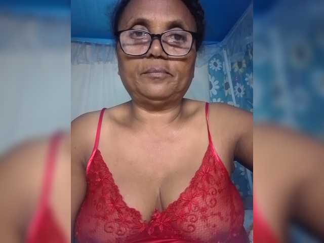 hotmomsexy live cam on BongaCams
