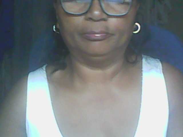 hotmomsexy live cam on BongaCams