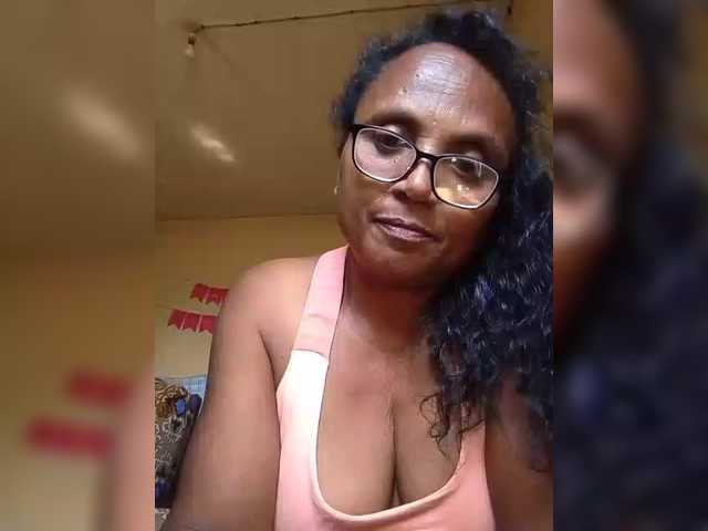hotmomsexy live webcam show