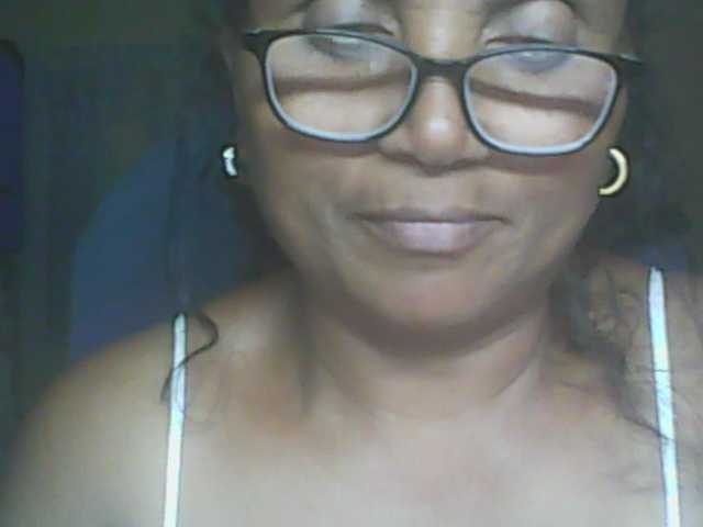 hotmomsexy live cam on BongaCams