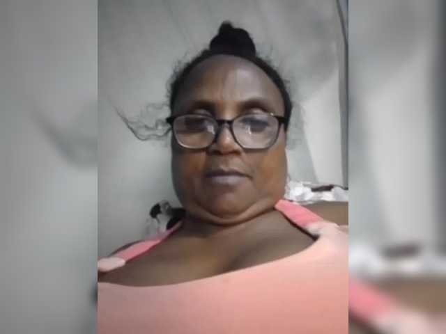 hotmomsexy live cam on BongaCams