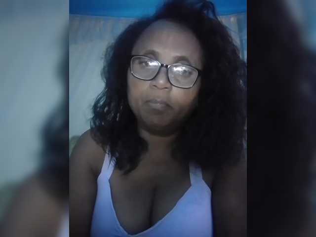 hotmomsexy live cam on BongaCams