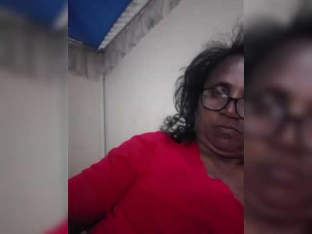 hotmomsexy live webcam show