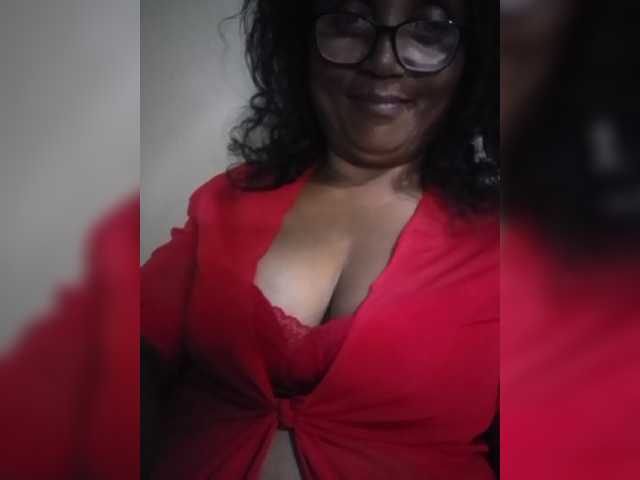 hotmomsexy live cam on BongaCams
