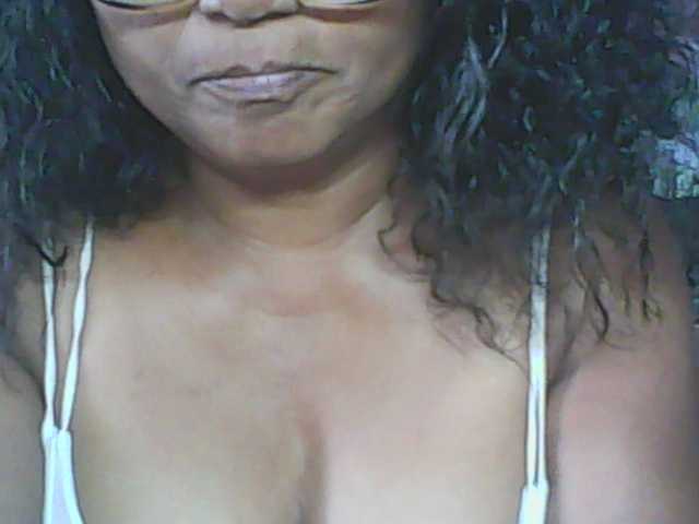 hotmomsexy's BongaCams show and profile