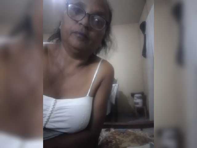 hotmomsexy live cam on BongaCams