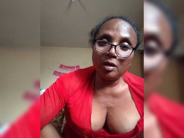 hotmomsexy live webcam show