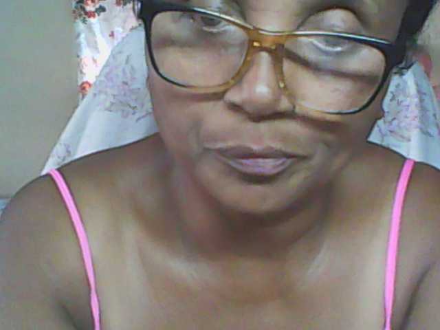 hotmomsexy webcam